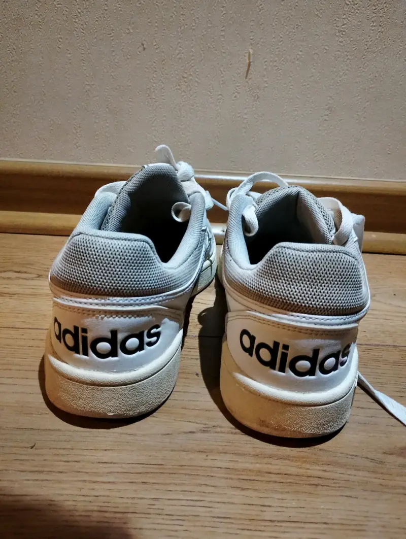 Zapatillas deportivas blancas con negro - 6