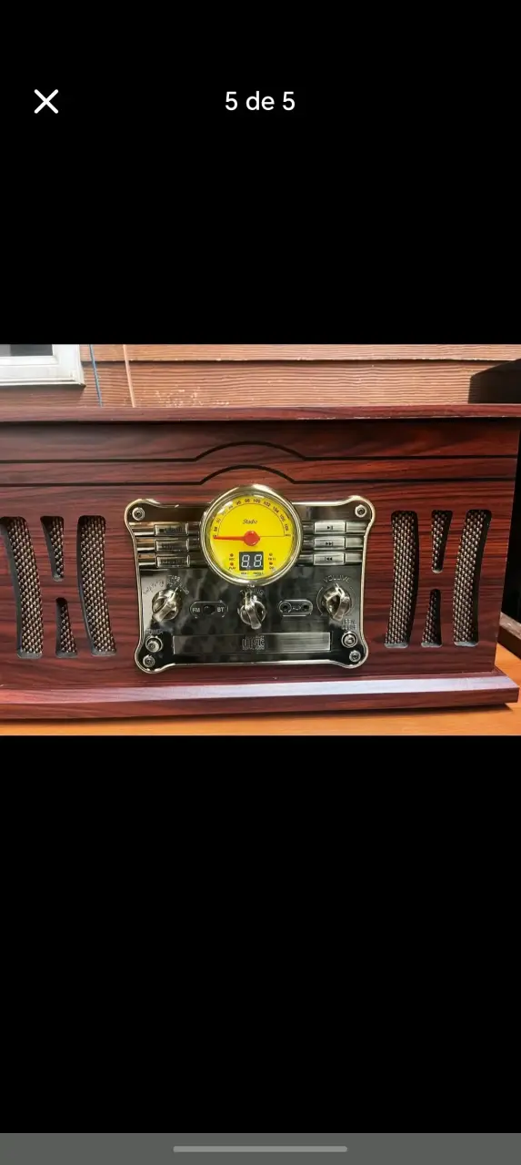 Radio retro de madera - 1