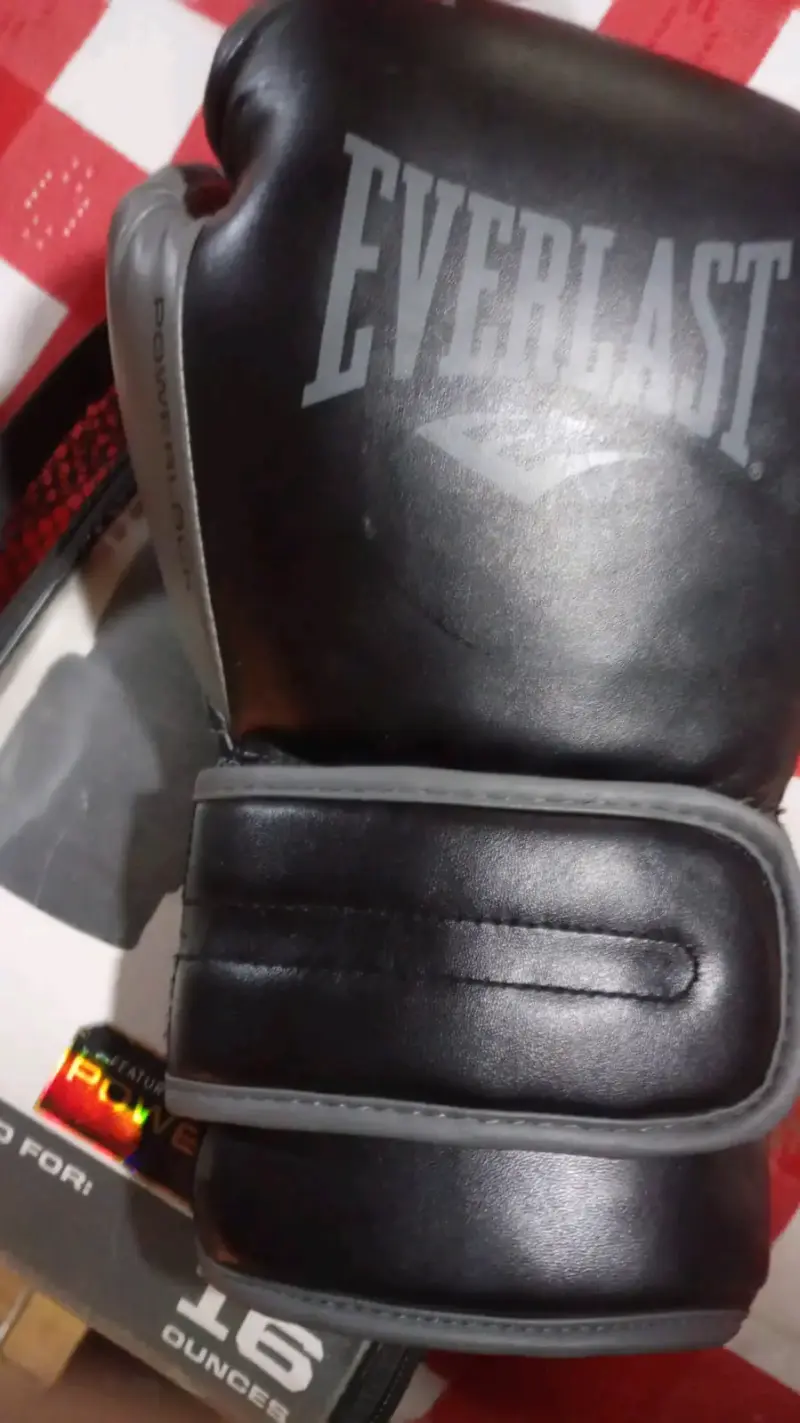 Guantes de boxeo Everlast negros