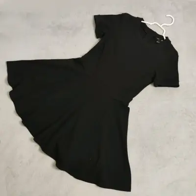 Vestido negro casual - miniatura 1