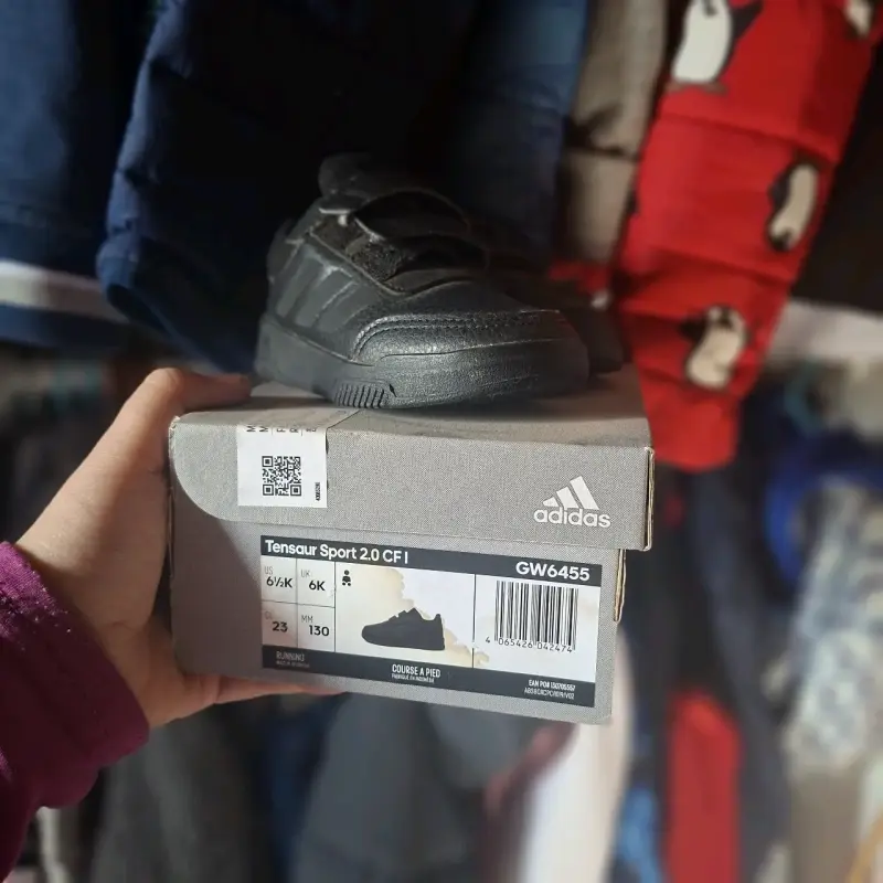 Zapatillas negras para niños - 4