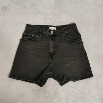 Shorts de mezclilla negros - miniatura 1