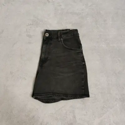 Shorts de mezclilla negros - miniatura 3