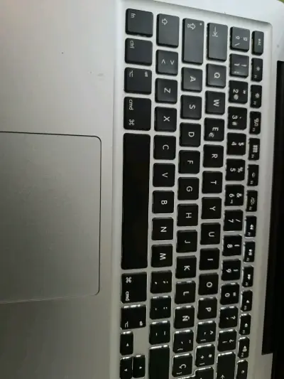 Laptop MacBook usado - miniatura 4