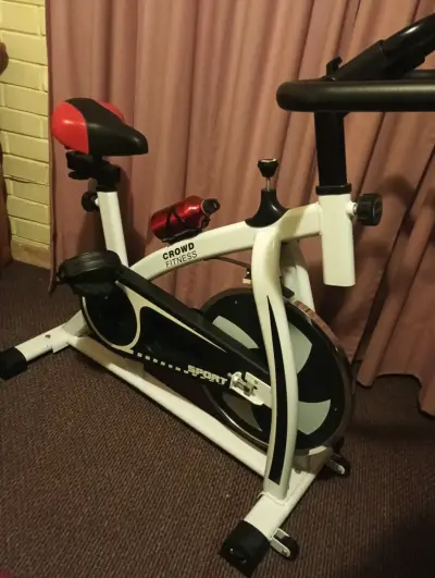 Bicicleta estática de fitness - miniatura 1