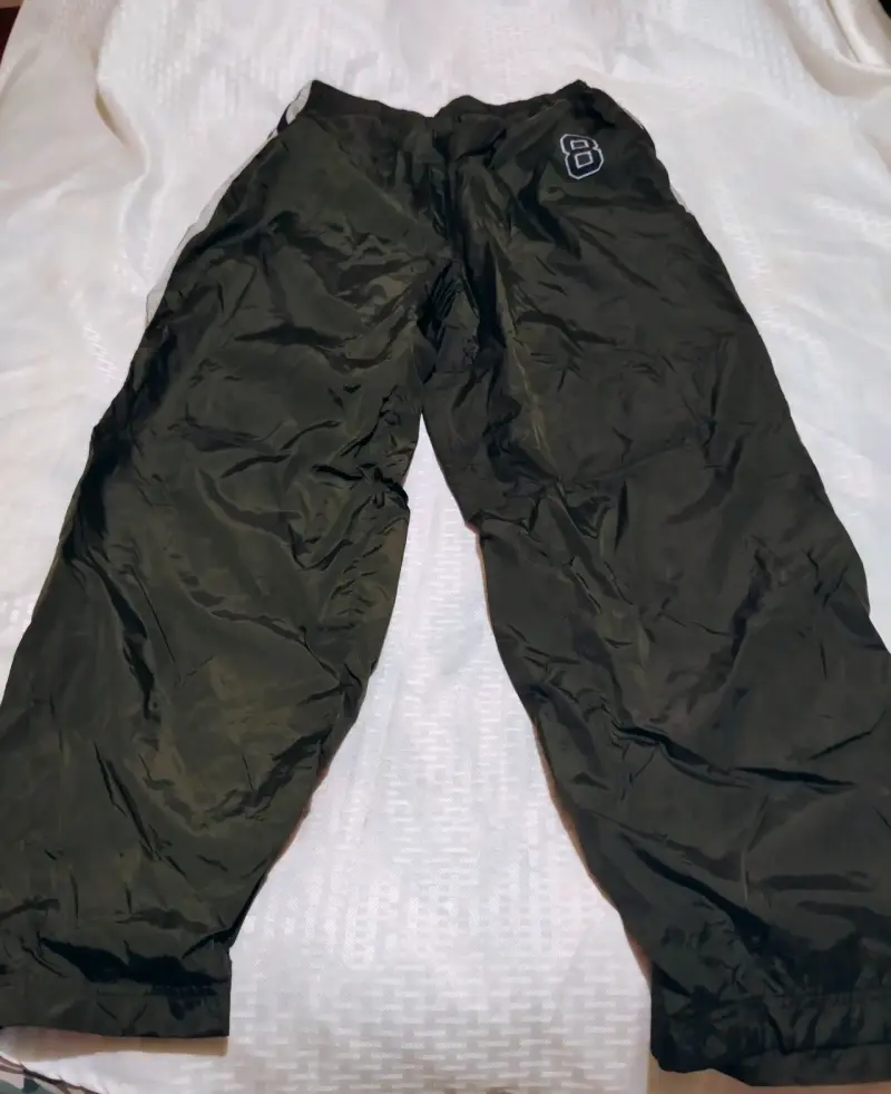 Pantalón deportivo verde musgo - 1