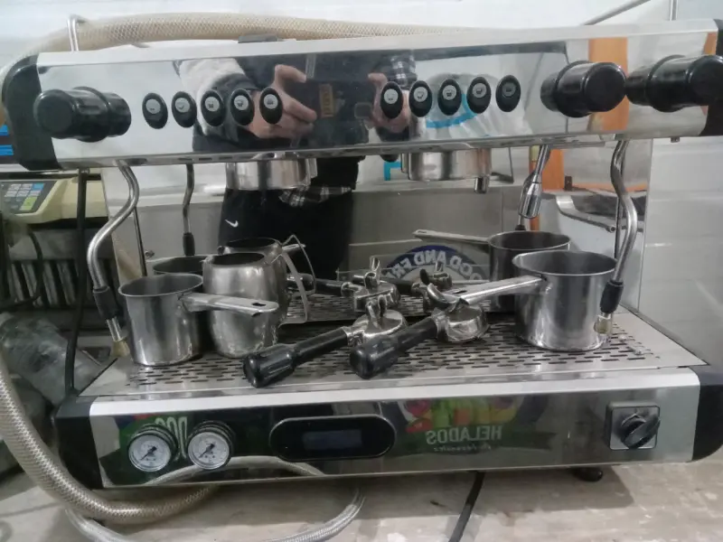 Máquina de café espresso profesional - 1