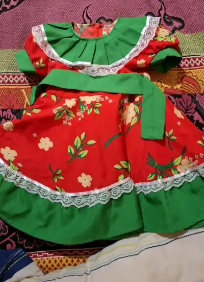 Polerón peludo rojo con capucha - miniatura 3