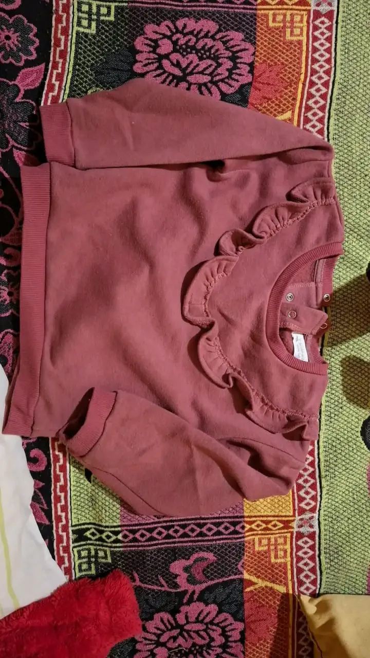 Polerón peludo rojo con capucha - 5