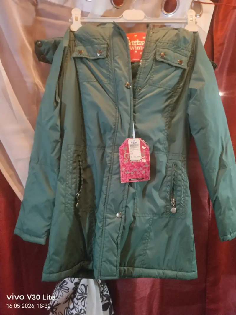 Casaca verde niña talla 16 - 2