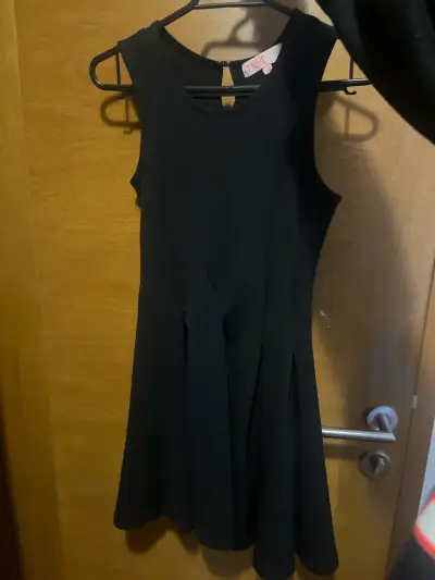 Vestido negro de niña sin mangas - miniatura 1