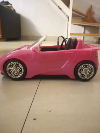 Auto de juguete rosa convertible - miniatura 3