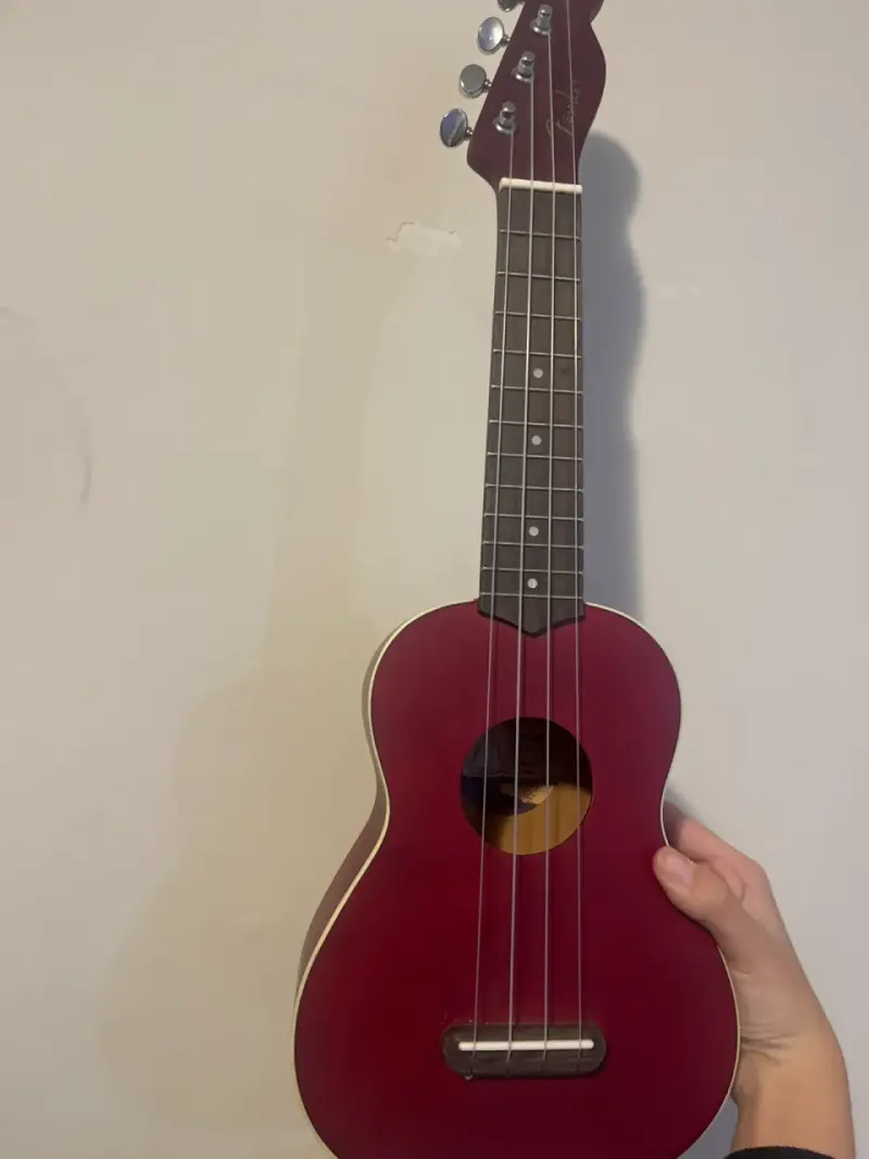 Ukulele soprano fender - 1