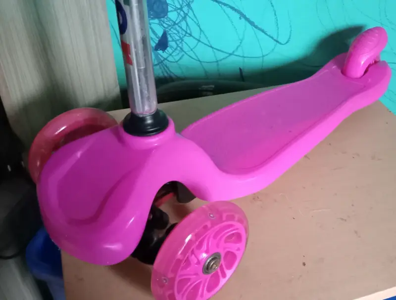 Scooter infantil rosado - 1
