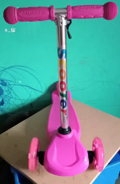 Scooter infantil rosado - miniatura 3