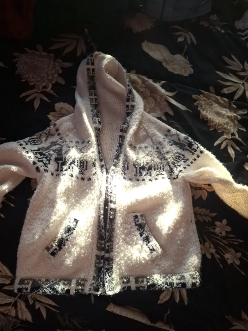 Lote de zapatillas infantiles variadas y ropa - 3