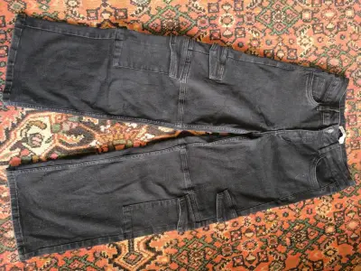 Pantalones cargo negros - miniatura 2