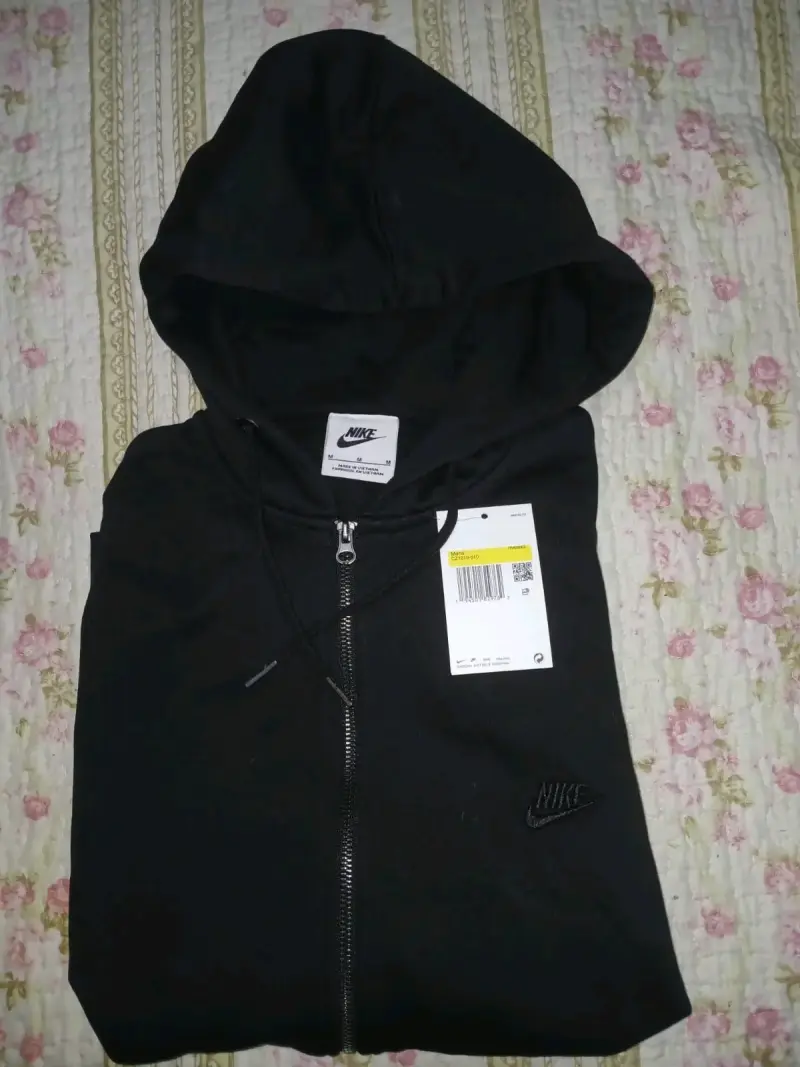 Polerón negro con capucha Nike