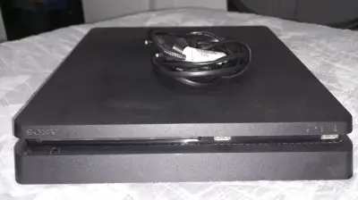 Consola PS4 con juegos incluidos y dos mandos - miniatura 3