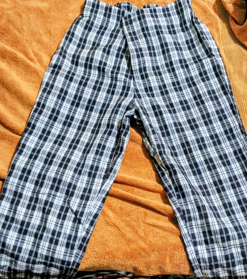 Pantalones de cuadros en blanco y negro - 2