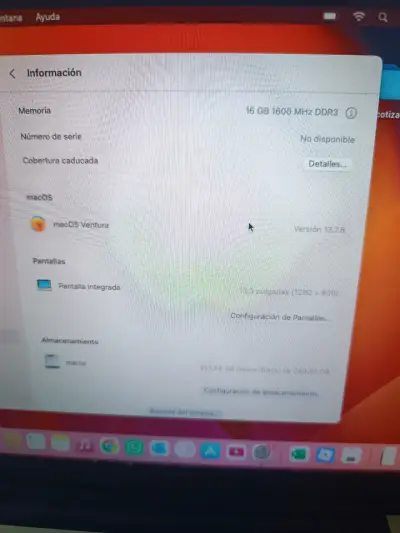Laptop MacBook con cargador - miniatura 3