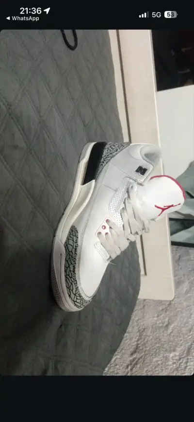Zapatillas blancas deportivas - miniatura 1