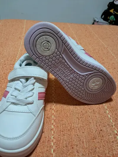 Zapatillas blancas con tiras rosas - miniatura 2