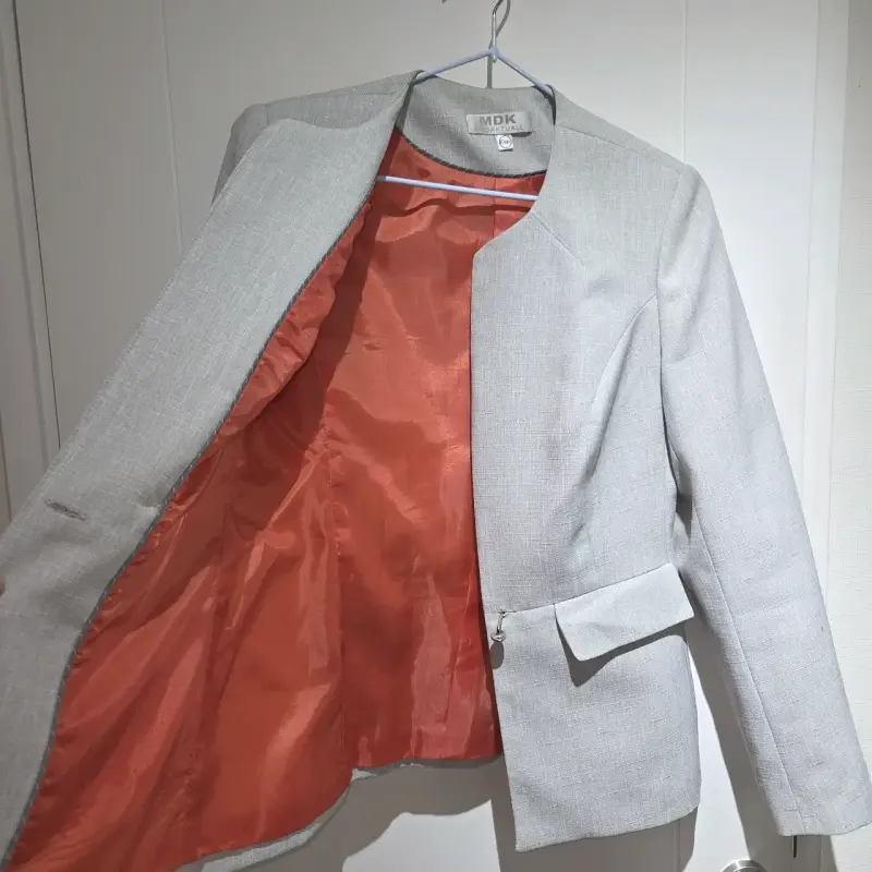 Blazer gris elegante de mujer - 3