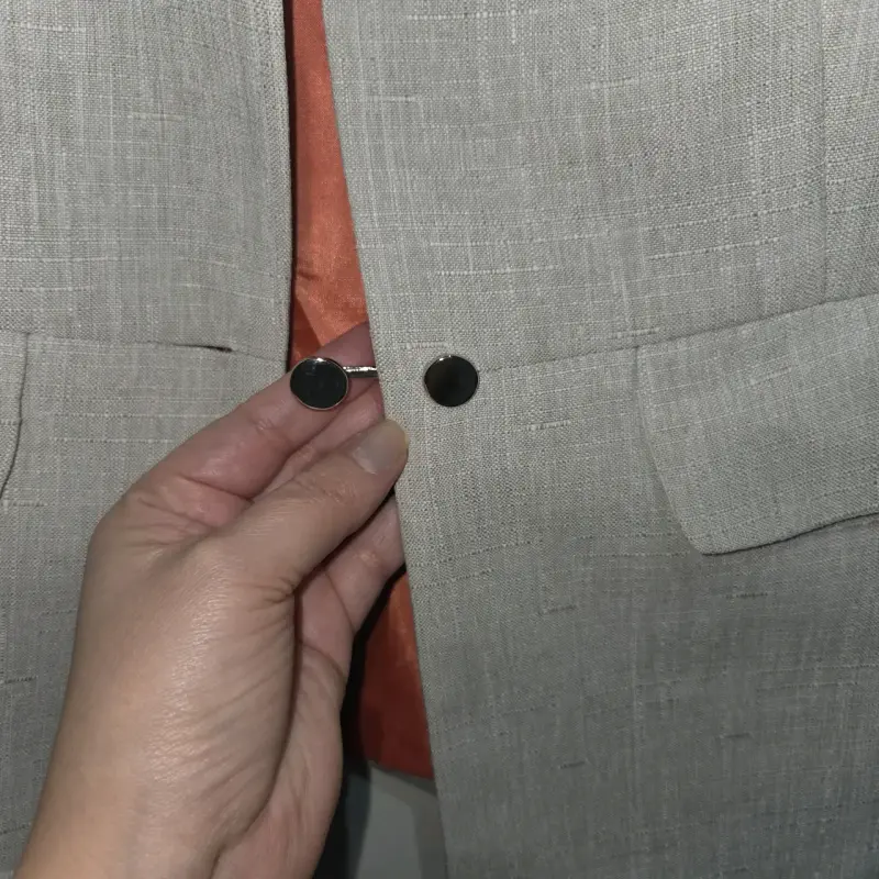 Blazer gris elegante de mujer - 4