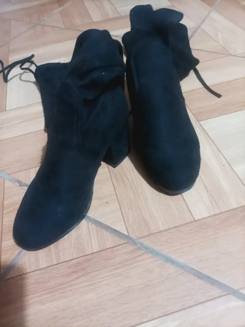 Botas negras de tacón alto - 2