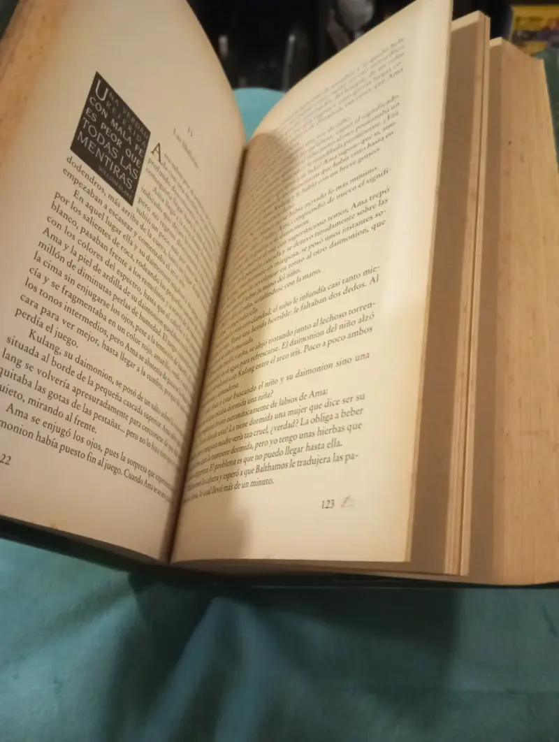 El Catalejo Lacado - Philip Pullman (Libro 3 La Ma - 3
