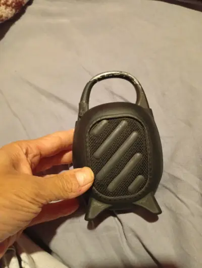 Parlante portátil JBL resistente - miniatura 2