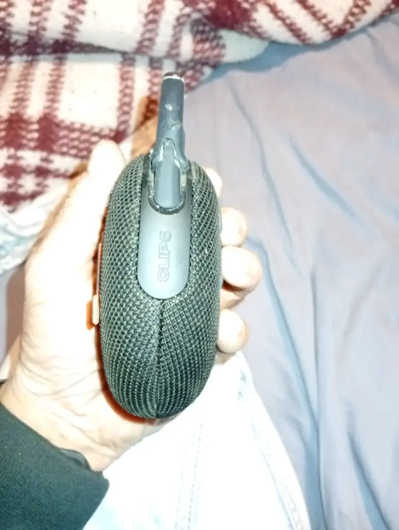 Parlante portátil JBL resistente - 5