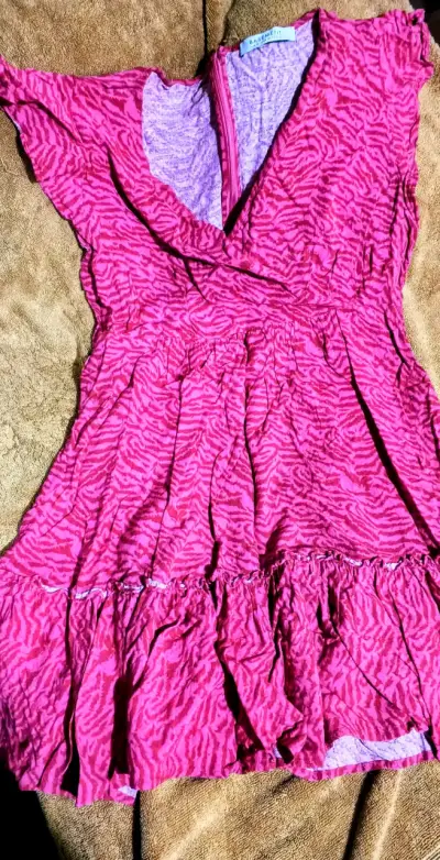 Vestido fucsia con estampado - miniatura 2