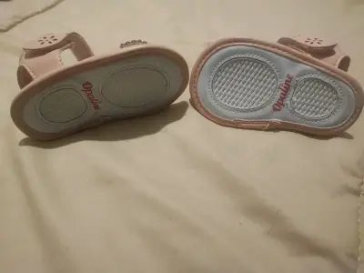 Sandalias bebe rosadas - miniatura 3