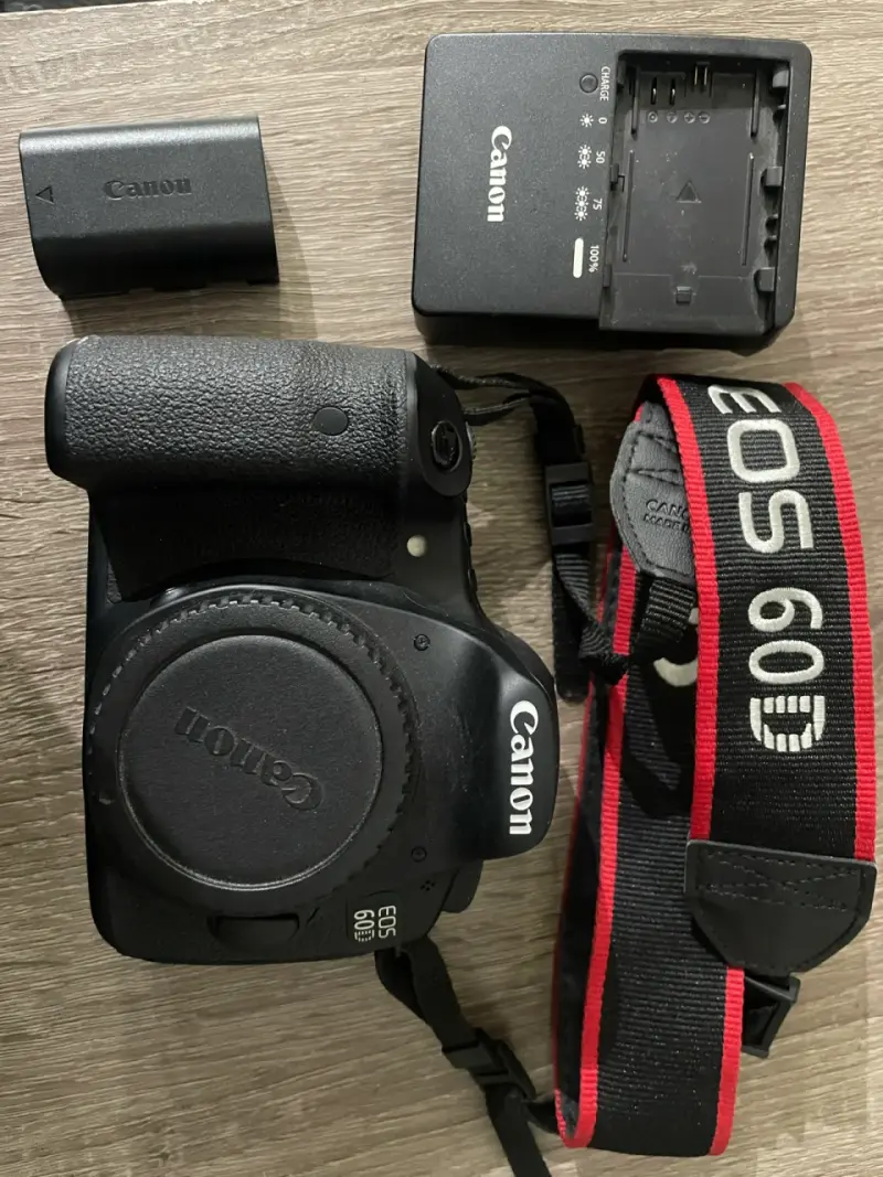 Canon 60D (no enciende) + batería/ cargador LpE6