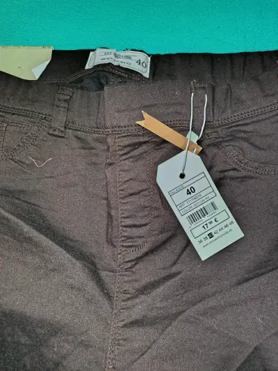 Pantalones café nuevos con etiqueta - miniatura 2