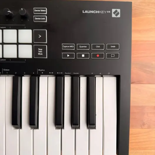 Teclado controlador MIDI Launchkey 25 - 1