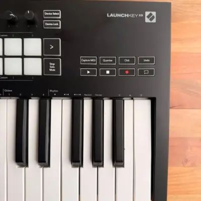 Teclado controlador MIDI Launchkey 25 - miniatura 1