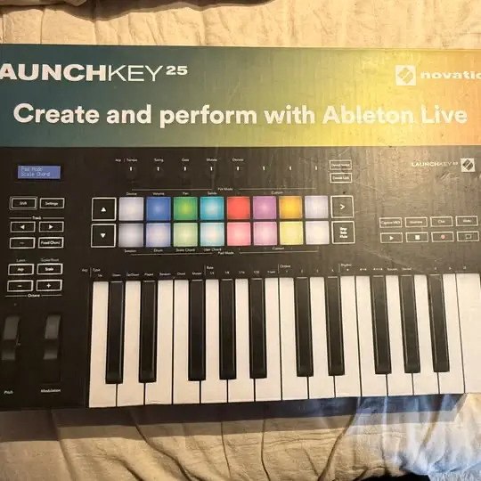 Teclado controlador MIDI Launchkey 25 - 2