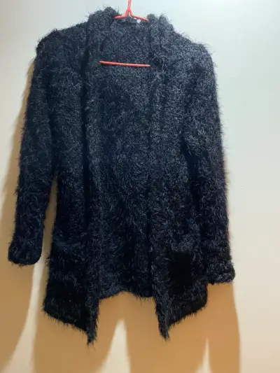 Chaqueta peluda negra - miniatura 1