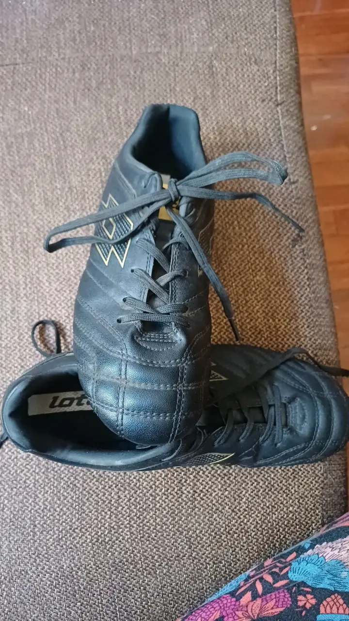 Zapatos de fútbol negros Lotto - 2