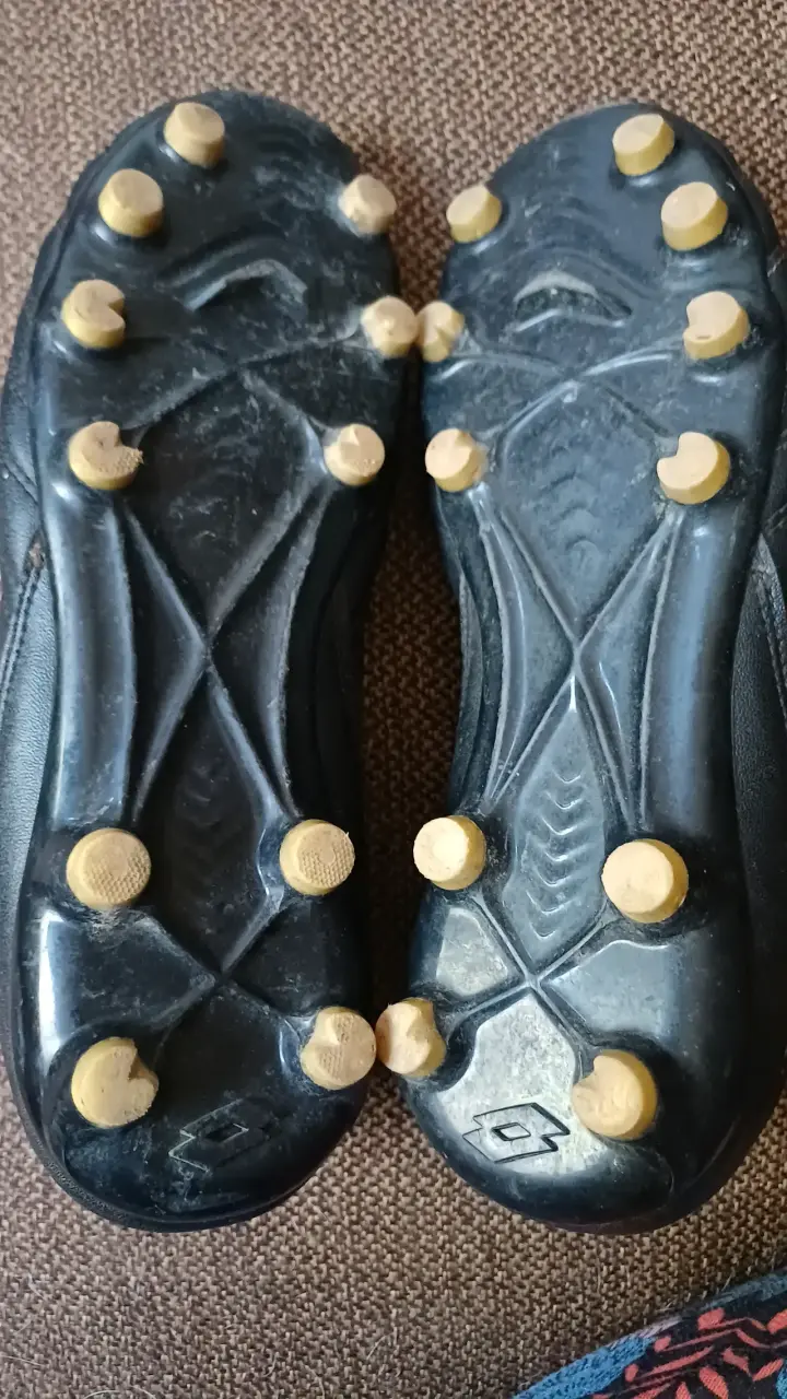 Zapatos de fútbol negros Lotto - 3