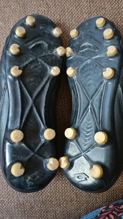 Zapatos de fútbol negros Lotto - miniatura 3