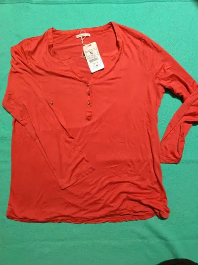 Polera terracota nueva XL - miniatura 1