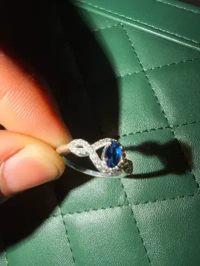 Anillo con zafiro azul talla 8 - miniatura 1