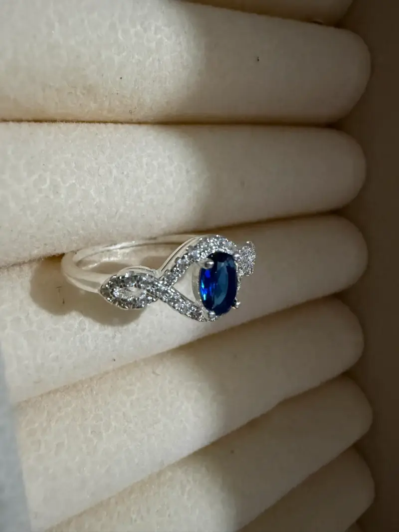 Anillo con zafiro azul talla 8 - 2