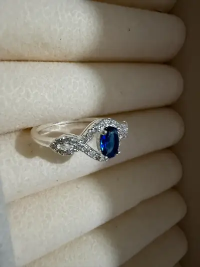 Anillo con zafiro azul talla 8 - miniatura 2
