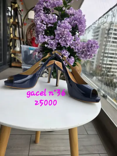 Zapatos de taco medio negros - miniatura 4
