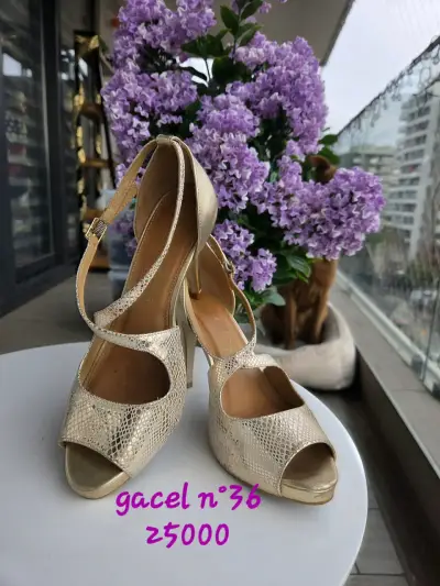 Zapatos de taco medio negros - miniatura 5